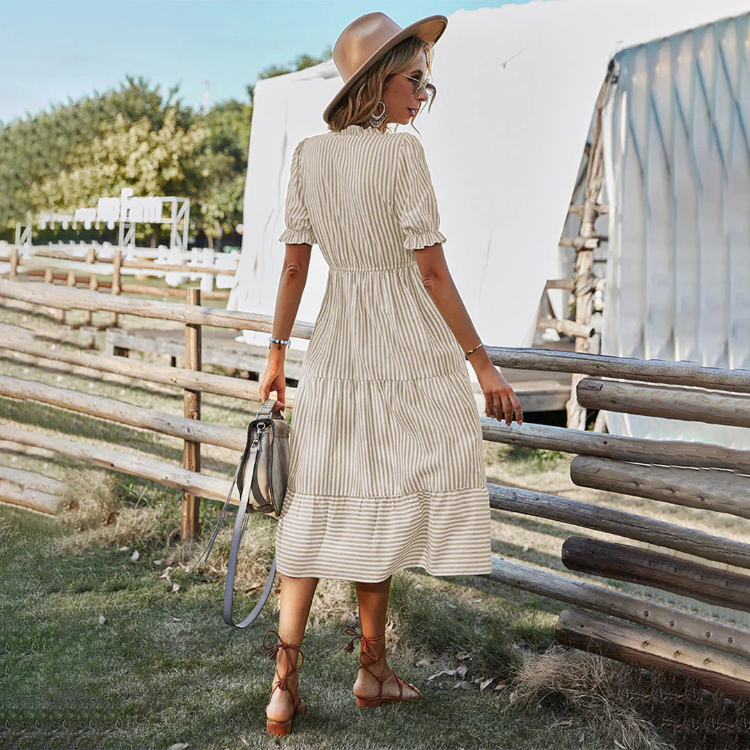 BellaVita - Verfijnde Zomerjurk met Elegante Valling