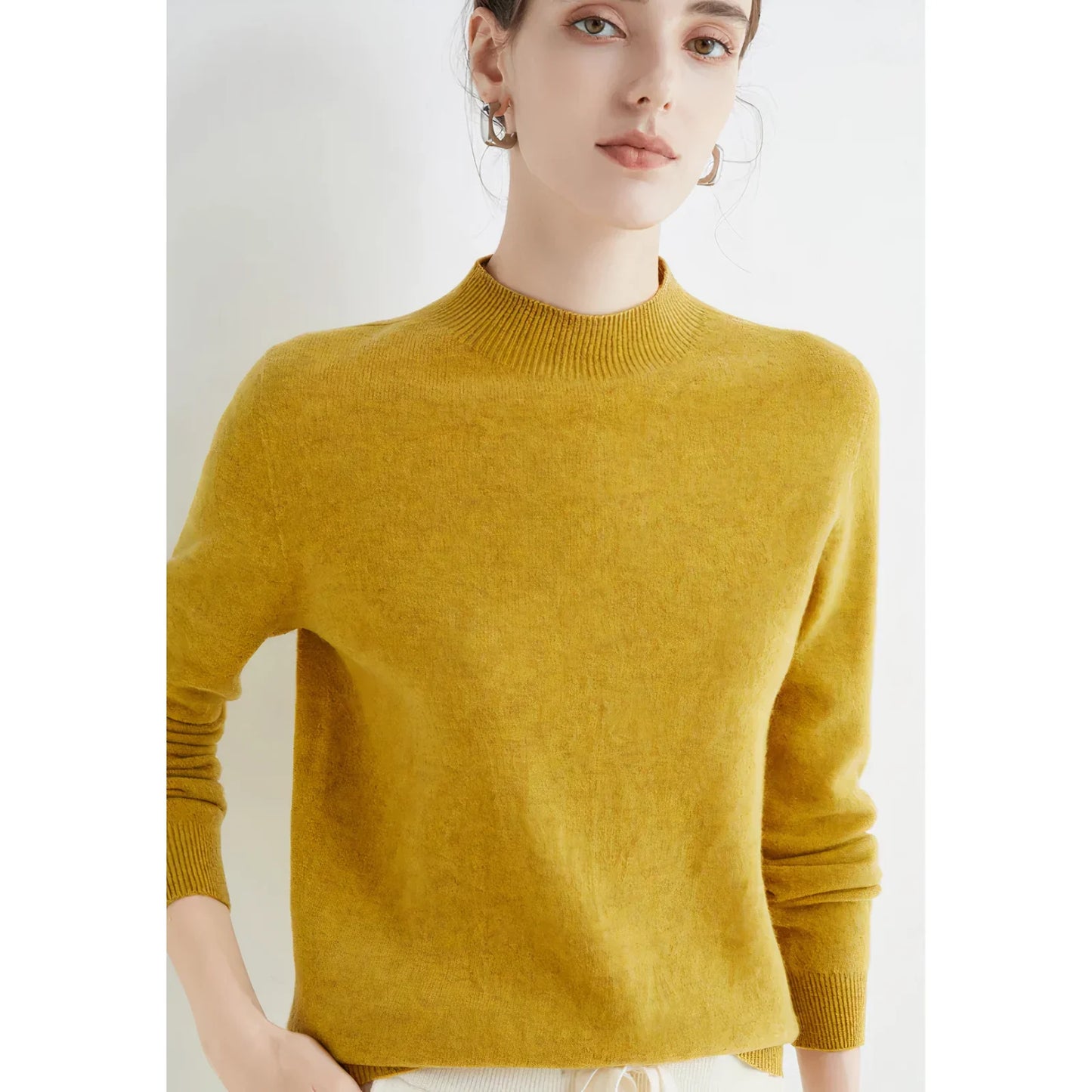 Malenne - Warme en stijlvolle cashmere trui met V-hals